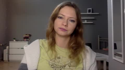 Snapshot of lux_millie chatting on 2, 11, 2025 Millie online show from 2, 11, 2025