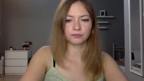 Snapshot of lux_millie chatting on 4, 11, 2025 Millie online show from 4, 11, 2025