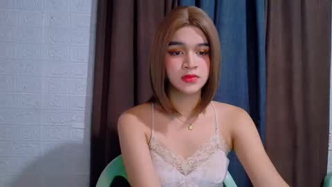 queen lux online show from 23, 2, 2026