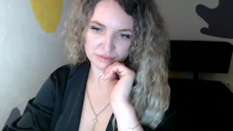 Snapshot of luxdonna chatting on 10, 7, 2026 Donna online show from 10, 7, 2026