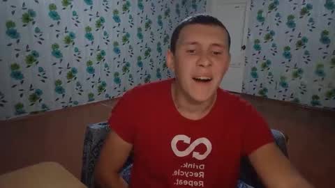 Snapshot of luxeboy_ chatting on 22, 9, 2025 Mike online show from 22, 9, 2025