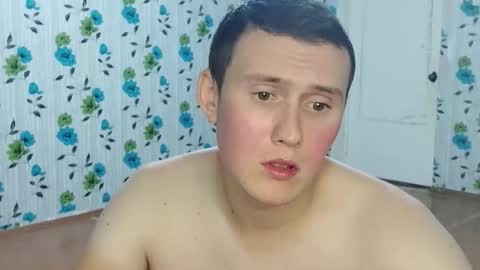 Snapshot of luxeboy_ chatting on 13, 10, 2025 Mike online show from 13, 10, 2025