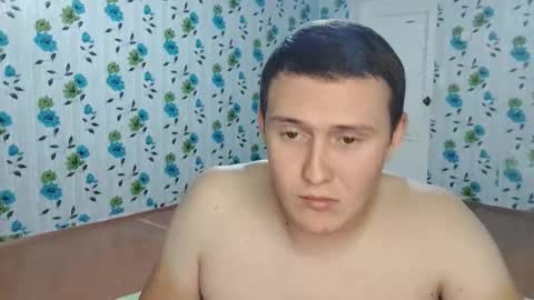 Snapshot of luxeboy_ chatting on 17, 10, 2025 Mike online show from 17, 10, 2025