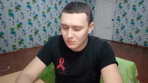 Snapshot of luxeboy_ chatting on 14, 12, 2025 Mike online show from 14, 12, 2025