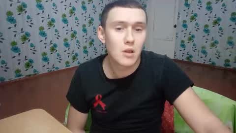 Snapshot of luxeboy_ chatting on 19, 12, 2025 Mike online show from 19, 12, 2025