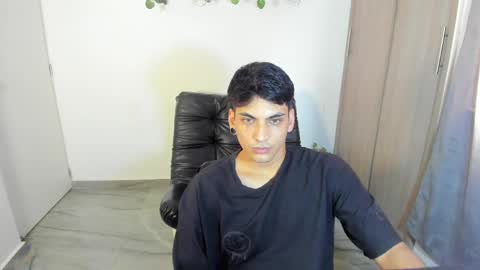 Snapshot of luxrx chatting on 17, 5, 2026 luxrx online show from 17, 5, 2026