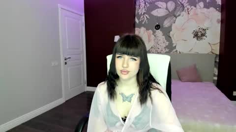 LuxSiren online show from 6, 3, 2026