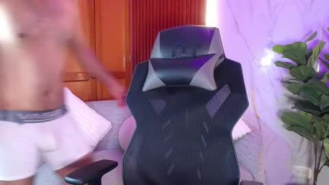 Lesly And Arnold online show from 8, 10, 2025