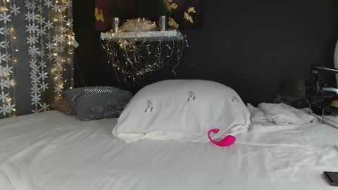 Lux for your fun online show from 13, 12, 2024