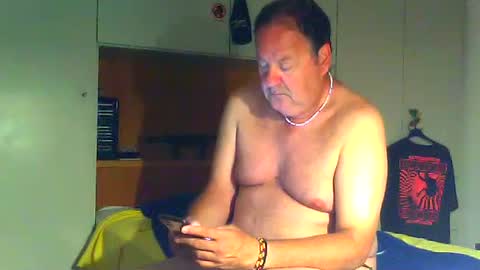 luxx72boy online show from 14, 7, 2026
