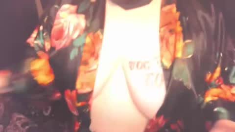 Snapshot of luxxxinteriorr chatting on 9, 1, 2025 LuxxxInteriorr online show from 9, 1, 2025