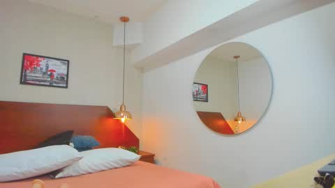 Snapshot of luz_mia1 chatting on 28, 10, 2025 Luz online show from 28, 10, 2025