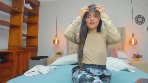 Snapshot of luz_mia1 chatting on 29, 11, 2025 Luz online show from 29, 11, 2025