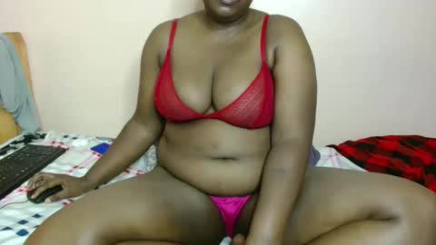 Snapshot of luzremi chatting on 19, 5, 2026 luzremi online show from 19, 5, 2026