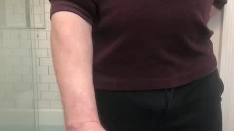 lvguynextdoor440656 online show from 27, 2, 2026