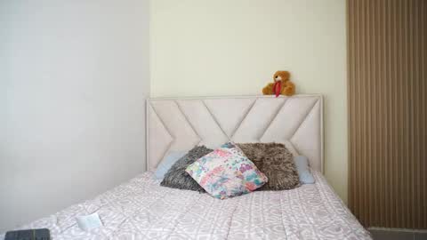 Snapshot of lya_aron_couple chatting on 23, 9, 2025 lya_aron_couple online show from 23, 9, 2025