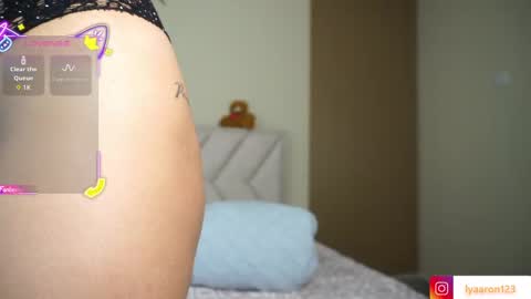 Snapshot of lya_aron_couple chatting on 27, 9, 2025 lya_aron_couple online show from 27, 9, 2025