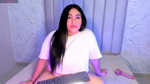 LYA DUBOIS  online show from 1, 5, 2026