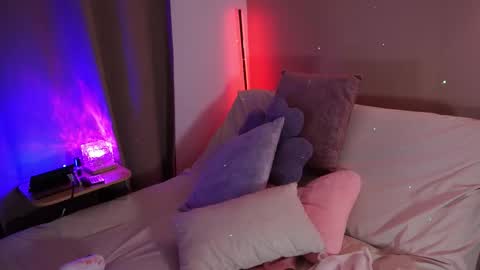 Lyhana Lee online show from 13, 1, 2026