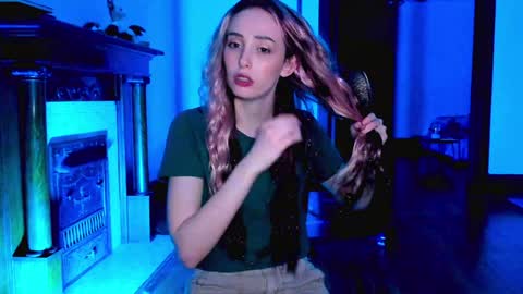 LylacDoll online show from 16, 12, 2024