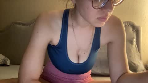 Snapshot of lylajades chatting on 22, 12, 2025 Olivia online show from 22, 12, 2025