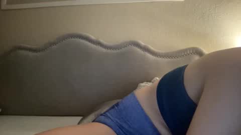 Snapshot of lylajades chatting on 23, 12, 2025 Olivia online show from 23, 12, 2025