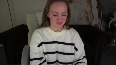 Snapshot of lylanimfa chatting on 11, 12, 2024 lylanimfa online show from 11, 12, 2024