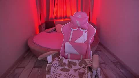 Snapshot of lylanimfa chatting on 13, 9, 2025 lylanimfa online show from 13, 9, 2025