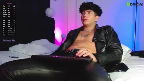 Lyle Bennett Freelance Model online show from 23, 10, 2025