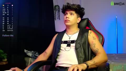 Lyle Bennett Freelance Model online show from 5, 11, 2025