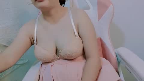 Snapshot of lylikixi chatting on 5, 6, 2026 lylikixi online show from 5, 6, 2026
