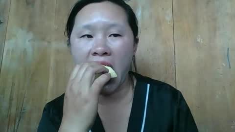 Snapshot of lylymai chatting on 12, 9, 2025 lylymai online show from 12, 9, 2025