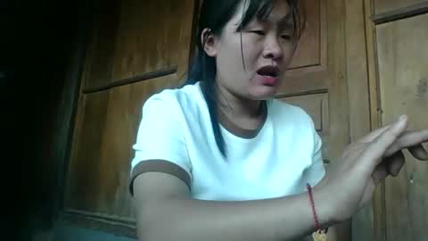 Snapshot of lylymai chatting on 19, 10, 2025 lylymai online show from 19, 10, 2025