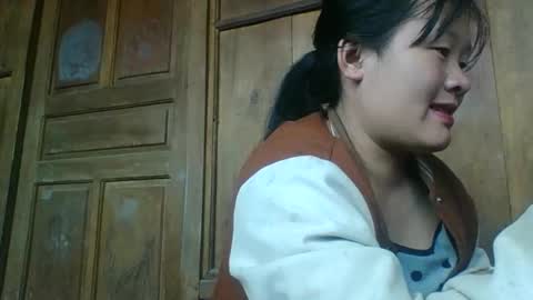 Snapshot of lylymai chatting on 23, 10, 2025 lylymai online show from 23, 10, 2025