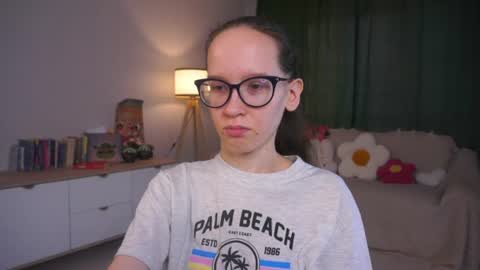 Snapshot of lynettebails chatting on 19, 7, 2026 Sara online show from 19, 7, 2026
