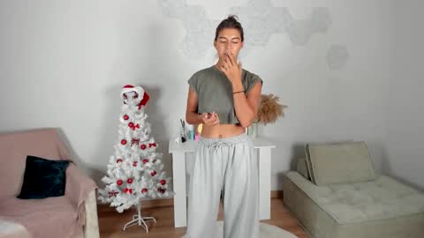 Snapshot of lynn_jackson chatting on 20, 12, 2025 LYNN online show from 20, 12, 2025