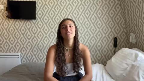  LYNN  online show from 24, 4, 2026