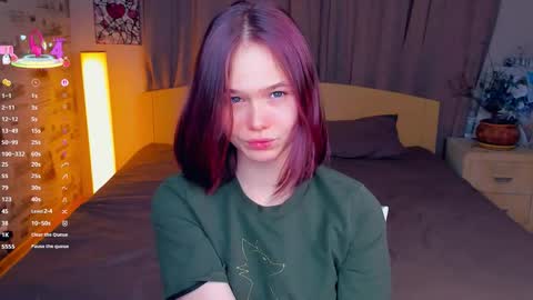 Cozy Lynns room online show from 5, 12, 2025