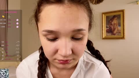 Snapshot of lynngroves chatting on 1, 2, 2025 Lola online show from 1, 2, 2025