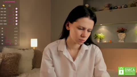 Snapshot of lynngroves chatting on 2, 3, 2025 Lola online show from 2, 3, 2025