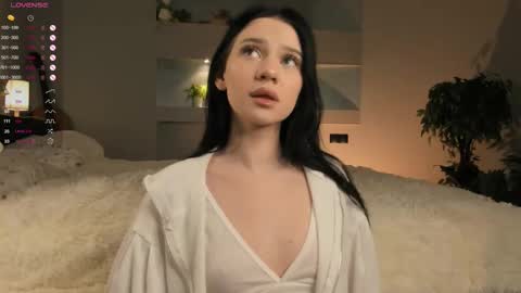 Snapshot of lynngroves chatting on 8, 3, 2025 Lola online show from 8, 3, 2025