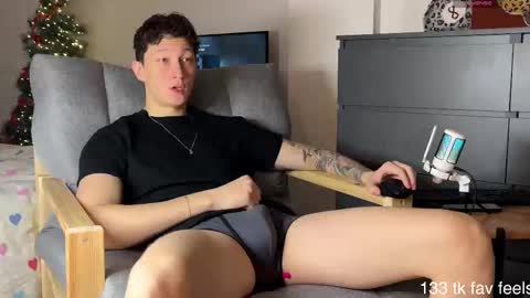 Snapshot of lyon_power_ chatting on 23, 12, 2025 Dani online show from 23, 12, 2025