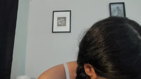 Snapshot of lyriadiamond chatting on 2, 12, 2025 Lyriadiamond online show from 2, 12, 2025