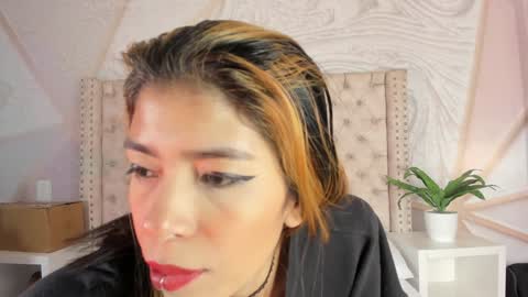 Snapshot of lyxi_ chatting on 25, 1, 2025 Lyxi online show from 25, 1, 2025