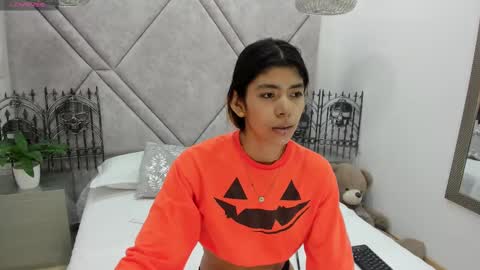 Snapshot of lyxi_ chatting on 1, 10, 2025 Lyxi online show from 1, 10, 2025
