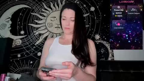 Snapshot of m0llyp0ppins chatting on 17, 5, 2026 M0lly online show from 17, 5, 2026