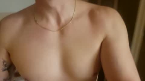 Snapshot of m1guele chatting on 19, 12, 2024 Fucklover online show from 19, 12, 2024