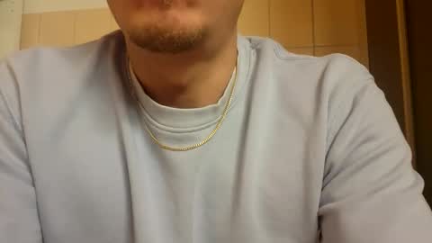 Snapshot of m1guele chatting on 25, 12, 2024 Fucklover online show from 25, 12, 2024