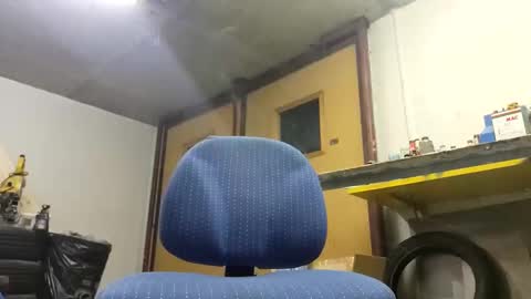 Snapshot of m1guele chatting on 6, 2, 2025 Fucklover online show from 6, 2, 2025