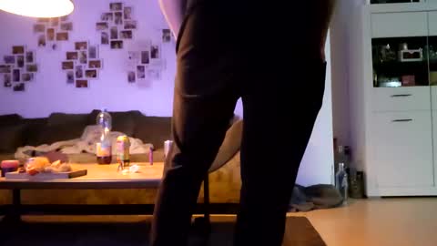 Snapshot of m1guele chatting on 12, 2, 2025 Fucklover online show from 12, 2, 2025